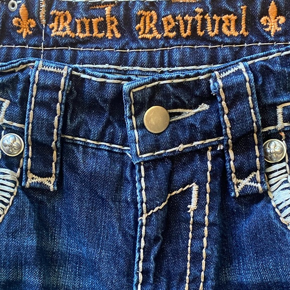 Men’s Rock Revival Jeans - Picture 6 of 9